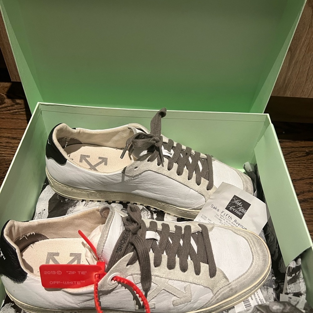 Off-White Arrow Patch Sneakers - image 3